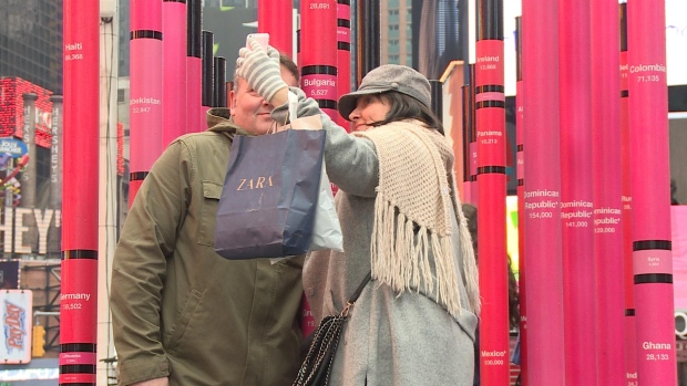 Tourists at Valentine's Sculpture