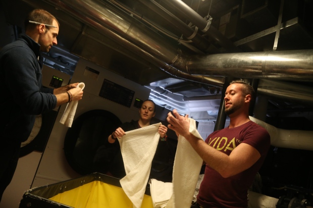 vida fold towels