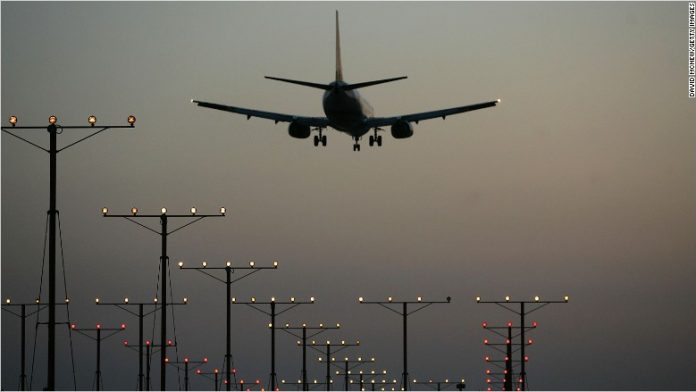 170224095834-plane-landing-aviation-airline-pilots-780x439.jpg