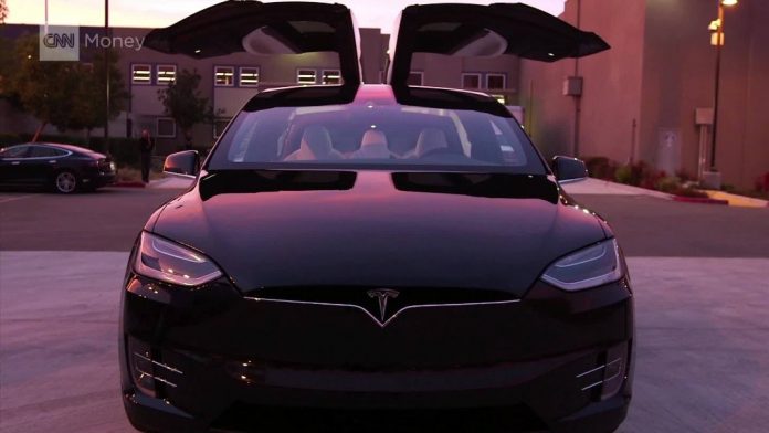 151002114927-tesla-model-x-suv-elon-musk-00014512-1024x576.jpg
