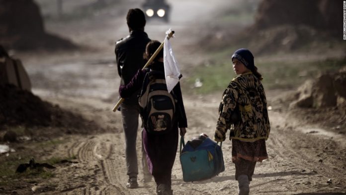 170303200512-iraqis-flee-mosul-super-tease.jpg