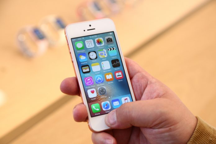 iphone-se-12.jpgw738