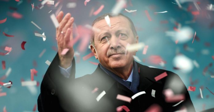 104399797-Erdogan_referendum_.1910x1000.jpg