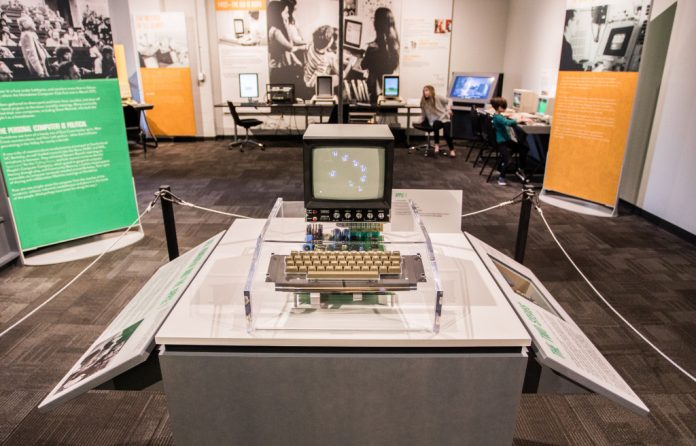apple-exhibit-1.jpg