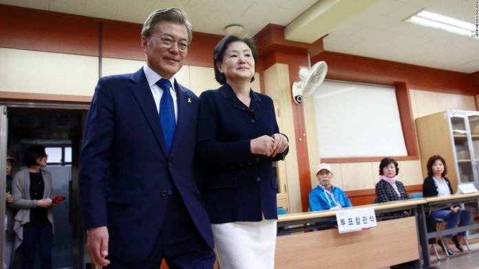 170509084006-02-south-korean-election-moon-super-tease.jpg
