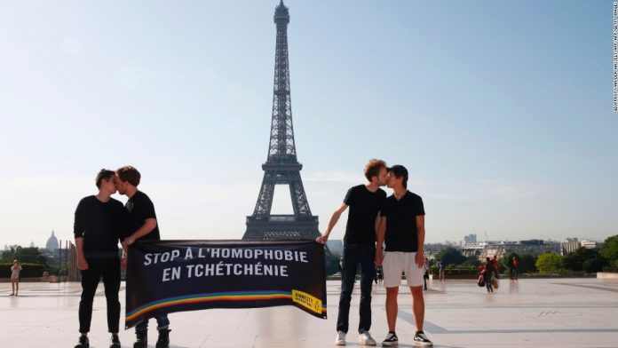 170529181116-gay-chechen-protest-paris-super-tease.jpg