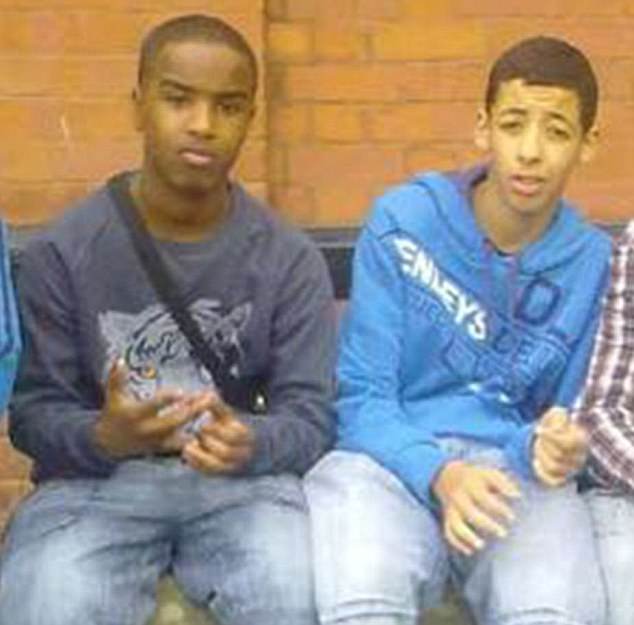 40C0DB5400000578-0-Manchester_concert_bomber_Salman_Abedi_third_from_left_used_to_h-m-5_1495869092376.jpg