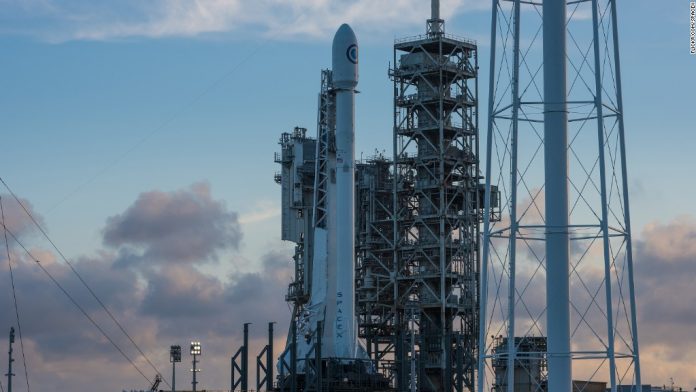 170501065629-nrol-76-spacex-mission-1024x576.jpg