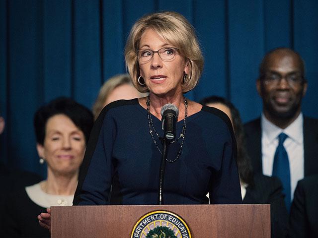 betsydevos2ap_si.jpg