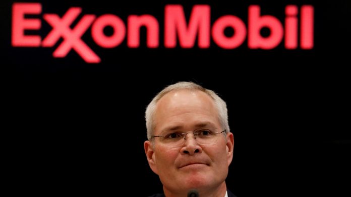exxon-mobil-meeting.jpg