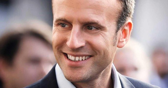 104510929-emmanuel-macron.1910x1000.jpg