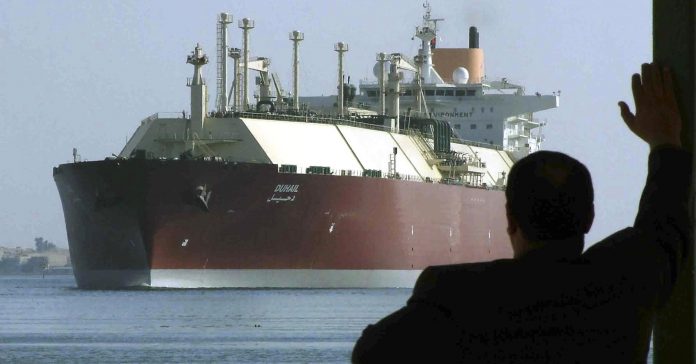 104521060-RTR1YZYN-Qatar-Natural_Gas.1910x1000.jpg