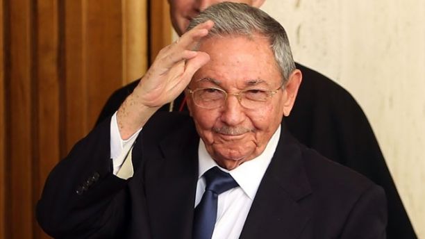 VATICAN CITY, VATICAN - MAY 10:  President of Cuba Raul Castro arrives at the Paul VI Hall private studio for a private audience with Pope Francis on May 10, 2015 in Vatican City, Vatican.  (Photo by Franco Origlia/Getty Images)
