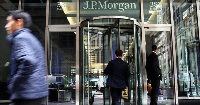 104481212-JPMorgan_Chase__Co._at_its_headquarters.1910x1000.jpg