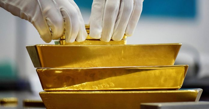 104570977-RTSQ747-gold.1910x1000.jpg