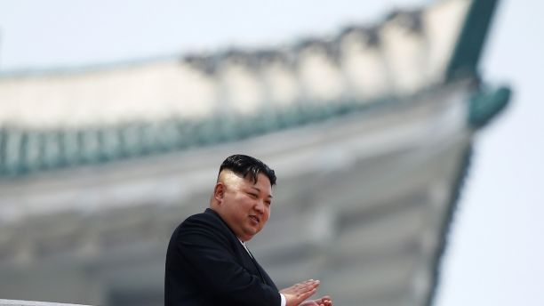 North Korean leader Kim Jong Un applauds during a military parade marking the 105th birth anniversary of the country's founding father, Kim Il Sung, in Pyongyang April 15, 2017. REUTERS/Damir Sagolj - RTS12DXU