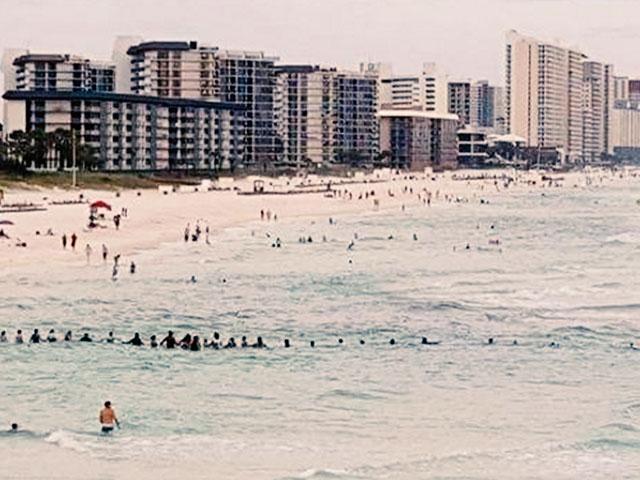 humanchainbeach_si.jpg