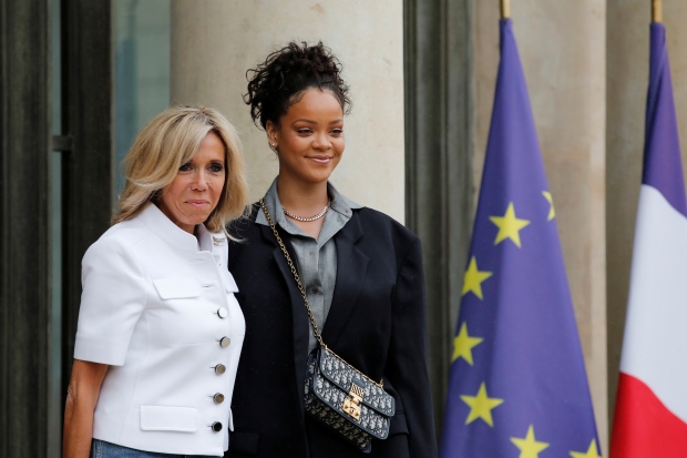 FRANCE-ENTERTAINMENT/MACRON-RIHANNA