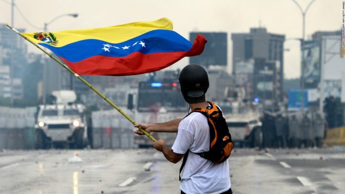 170705184420-venezuelan-flag-protests-super-tease.jpg