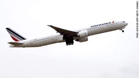 170804095814-air-france-boeing-777-300er-large-169.jpg