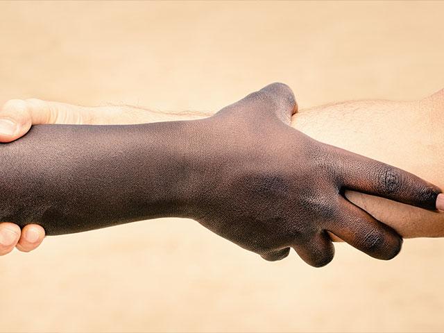 blackwhitearmsas_si.jpg