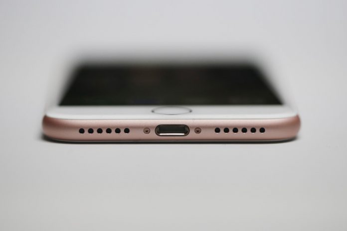 2016-iphone-7-gettyimages-599948224.jpgw738