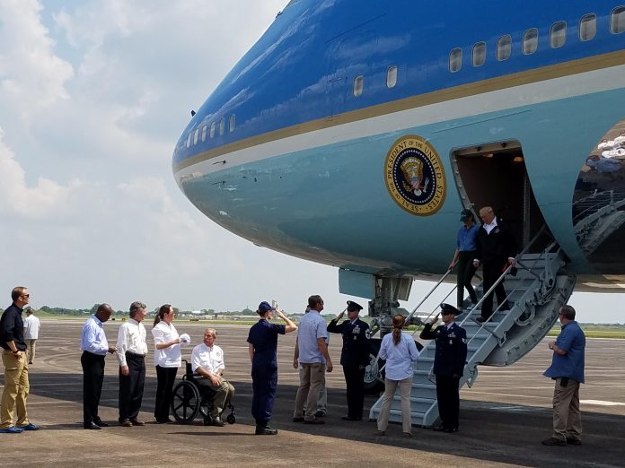 donaldmelaniahouston.jpg