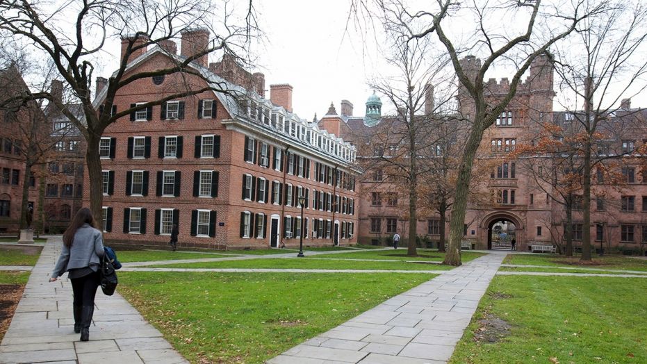 A conservative group at Yale University known for its long-held tradition of never apologizing for anything is under fire from former members.