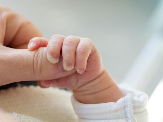 babyhandas2_si.jpg