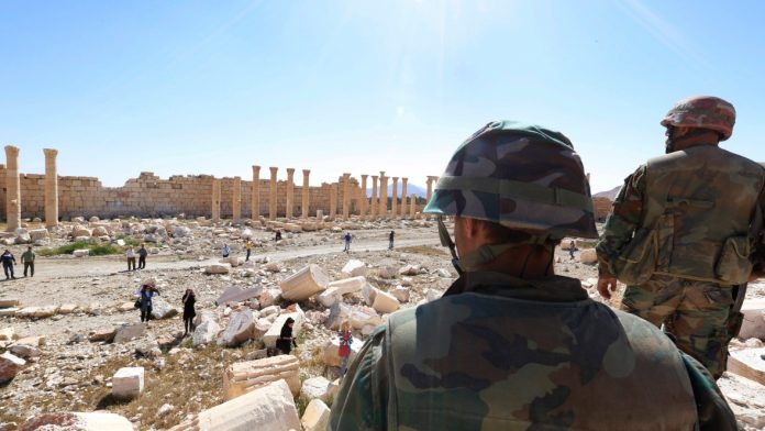 mideast-syria-palmyra-glance.jpg