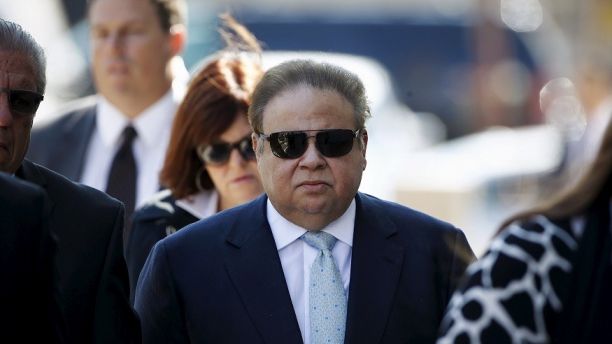 Florida ophthalmologist Salomon Melgen arrives to the Federal court in Newark, New Jersey April 2, 2015. U.S. Senator Robert Menendez of New Jersey was indicted on corruption charges, allegations that the high-ranking Democrat vowed to fight at a news conference on Wednesday night. Menendez was indicted by a grand jury in New Jersey for accepting gifts from Melgen in exchange for using the power of his Senate office to benefit Melgen's financial and personal interests, according to the court filing. REUTERS/Eduardo Munoz - GF10000047382