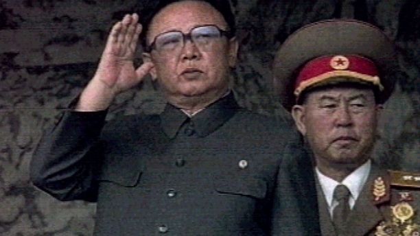 North Korean leader Kim Jong-il salutes during a ceremony commemorating North Korea's 50th anniversary of the founding of the state in Pyongyang September 9. North Korea celebrated its 50th anniversary with a grand military parade featuring banners hailing long life for the country's late founder, Kim Il-sung.
SB - RP1DRIEJDTAA
