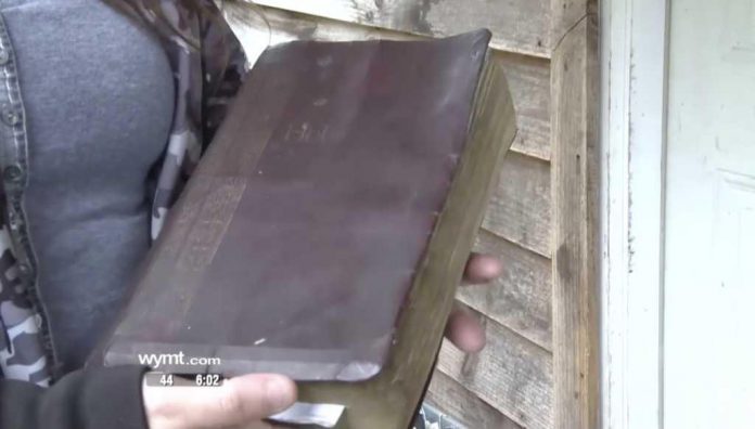 familybible_0.jpg