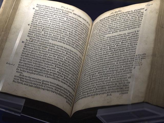 oldbible_si.jpg