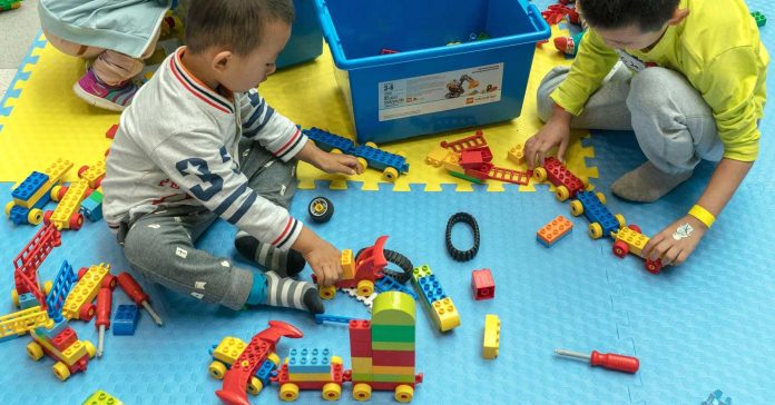 104885179-GettyImages-858876144-lego-china.1910x1000.jpg