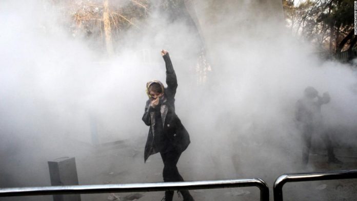 171231090112-05-iranian-student-protests-super-tease.jpg