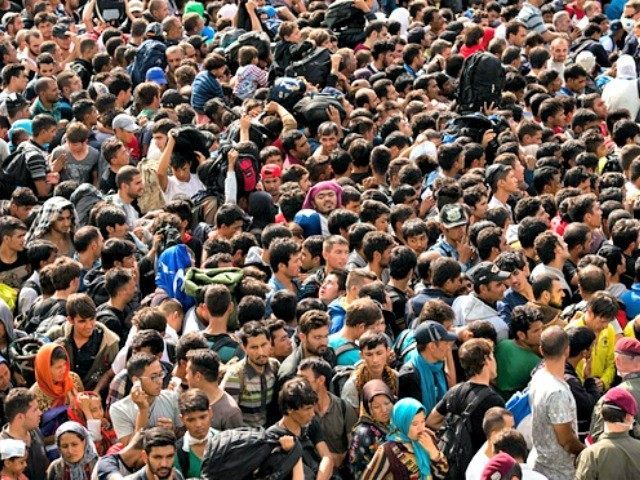 Mass-Immigration-Christian-BrunaAP-640x480.jpg