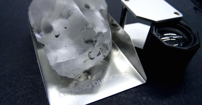 104946366-diamond.1910x1000.JPG