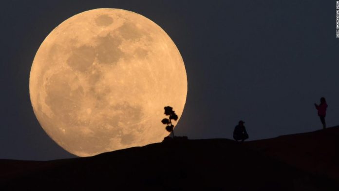 180131100406-02-supermoon-0131-super-tease.jpg