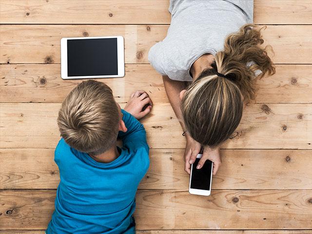 kidstabletsmartphoneas_si.jpg