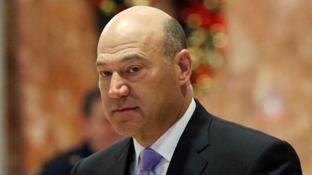 Gary Cohn walks through the lobby at Trump Tower in Manhattan, New York City, U.S., December 13, 2016. REUTERS/Andrew Kelly - RTX2UUOI